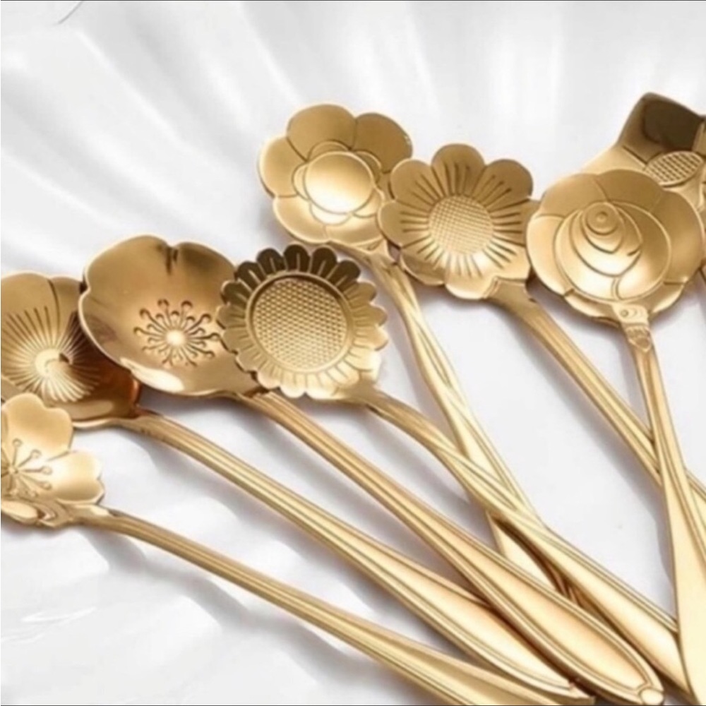 🌻New 8pcs Stainless Steel Flower Spoon,  Hostess Gift